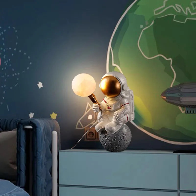 Applique Astronaute Résine Rechargeable – Déco Chambre Enfant Créative