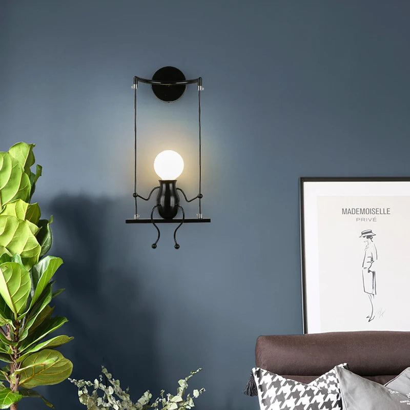 Applique Silhouette Humaine Fer – Sculpture Lumineuse Murale