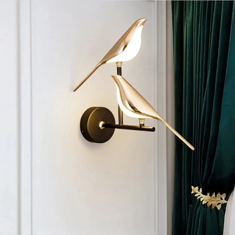 Applique Oiseau Doré LED Aluminium – Sculpture Lumineuse Poétique