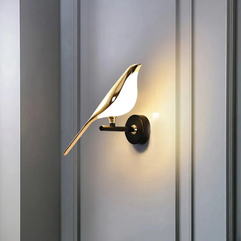 Applique Oiseau Doré LED Aluminium – Sculpture Lumineuse Poétique