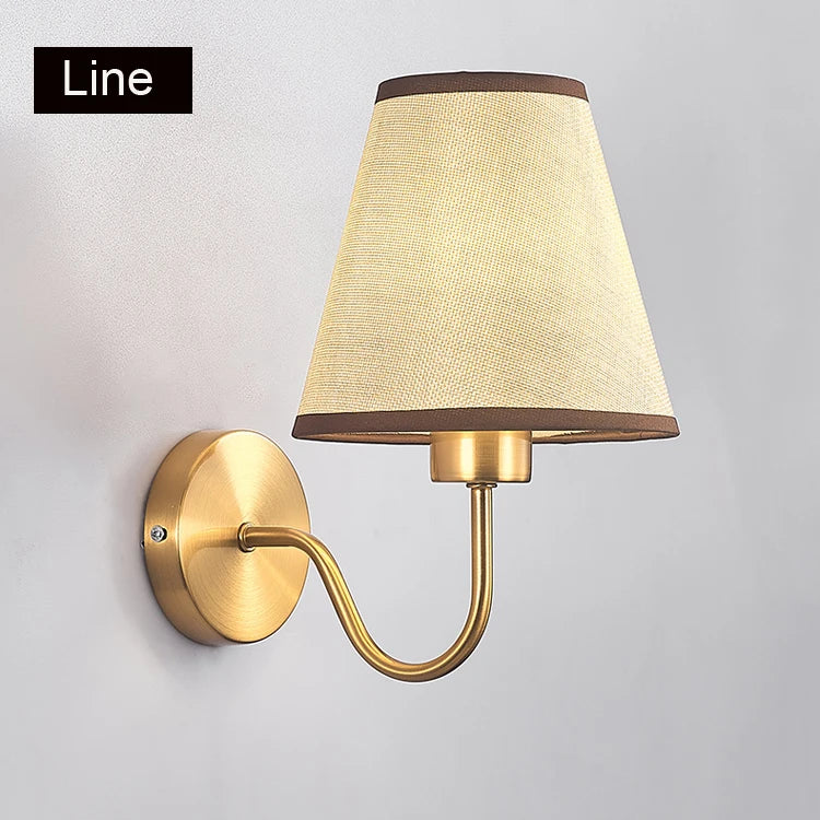 Applique Abat-Jour Tissu Conique Dorée – Lumière Enveloppante Cosy