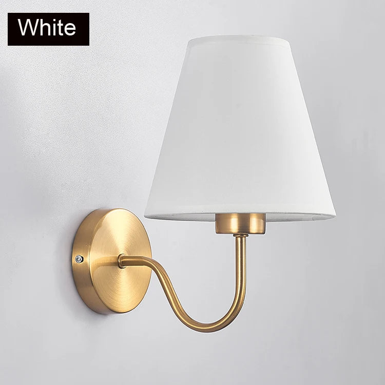 Applique Abat-Jour Tissu Conique Dorée – Lumière Enveloppante Cosy
