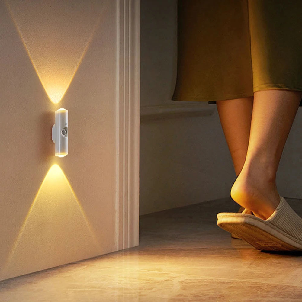Rechargeable Magnetic Sunset Effect Night Light - Room Decor