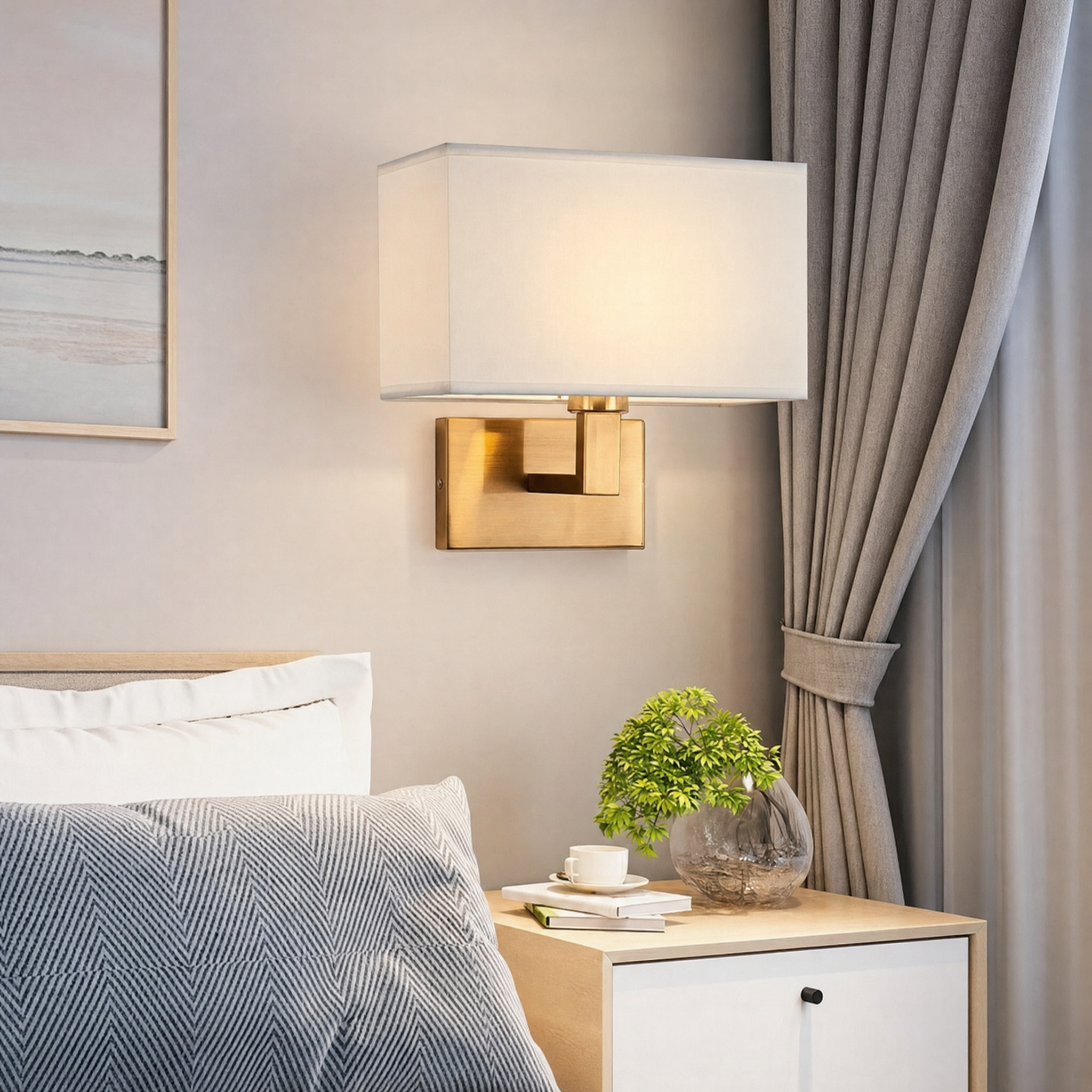 Applique orientable tissu blanc laiton - ambiance chambre Image
