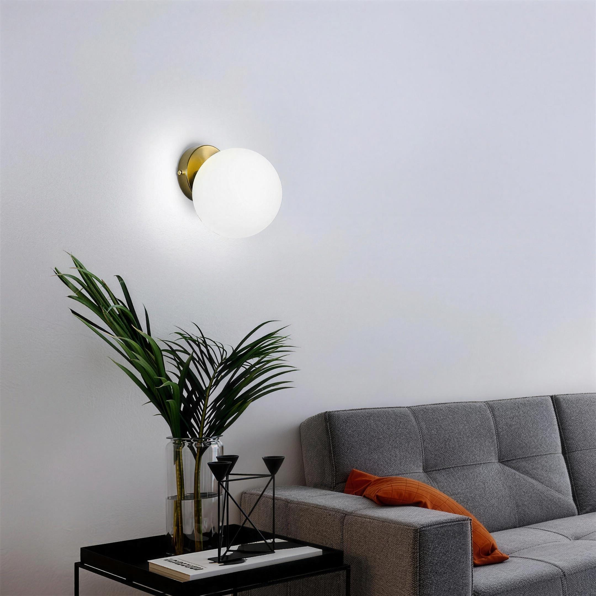 Applique globe verre opalin salon 2K