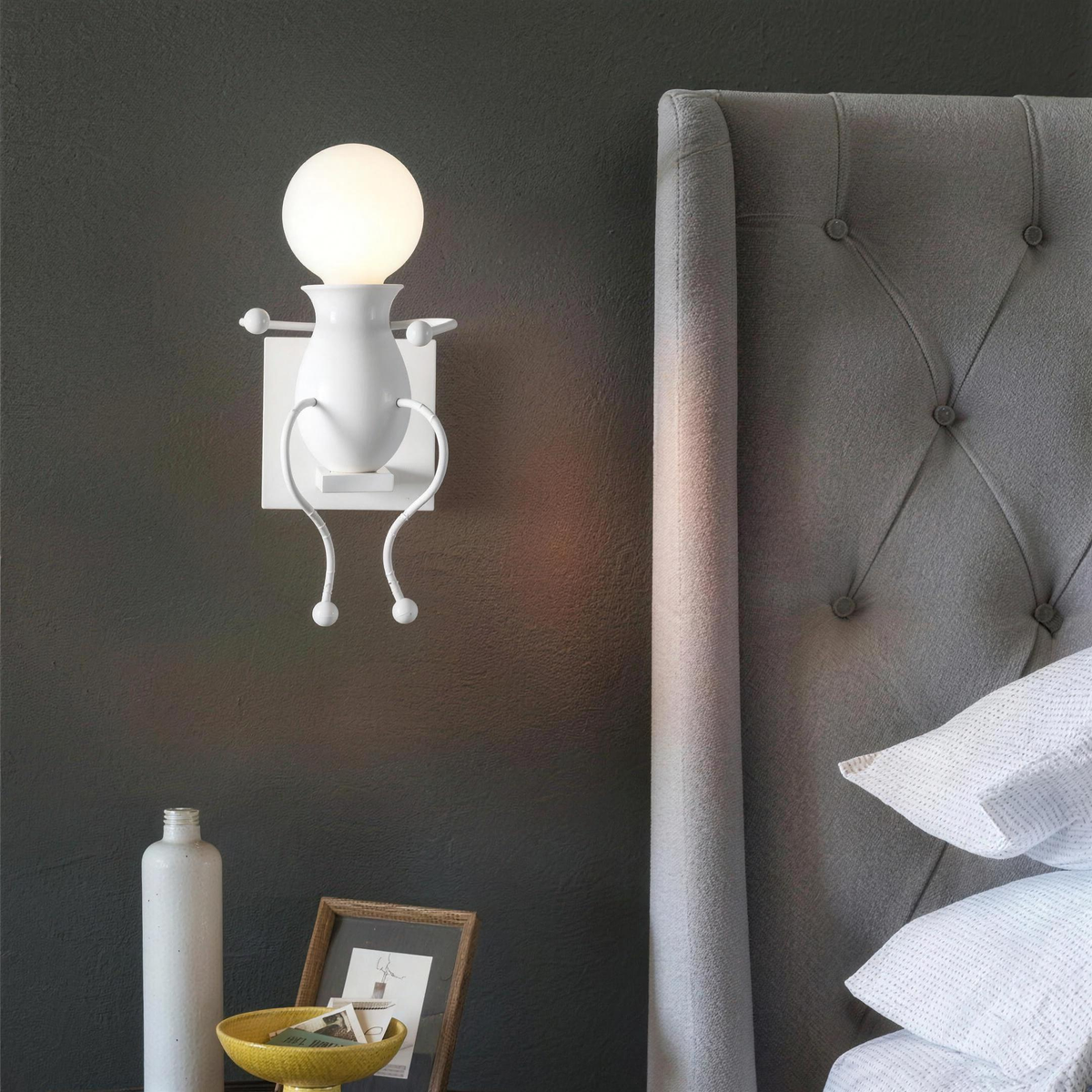 Applique bonhomme blanc chambre chevet 2K